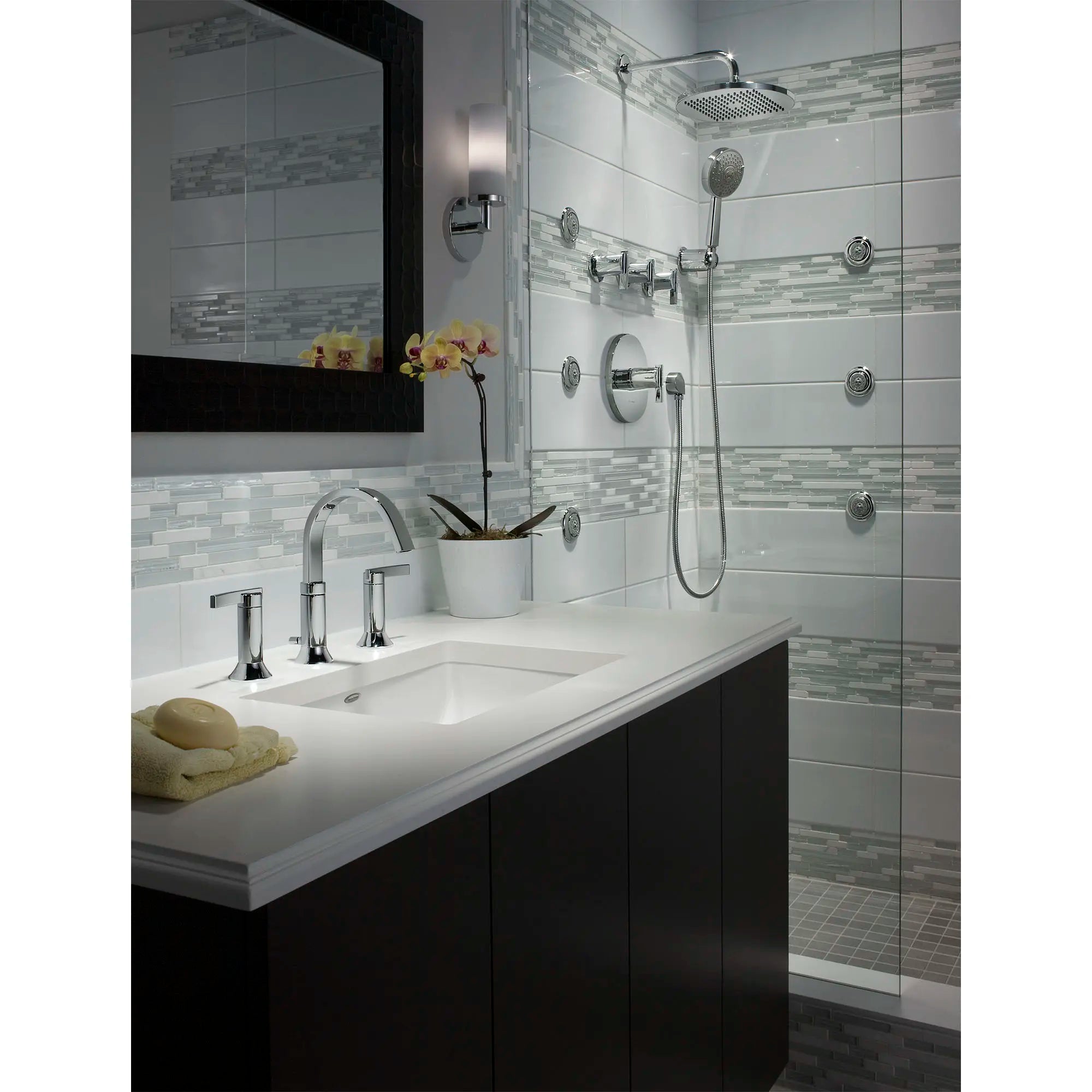 Extender Round Body Spray // POLISHED CHROME // 173830_C-1660130002_0_CDNwebp.webp