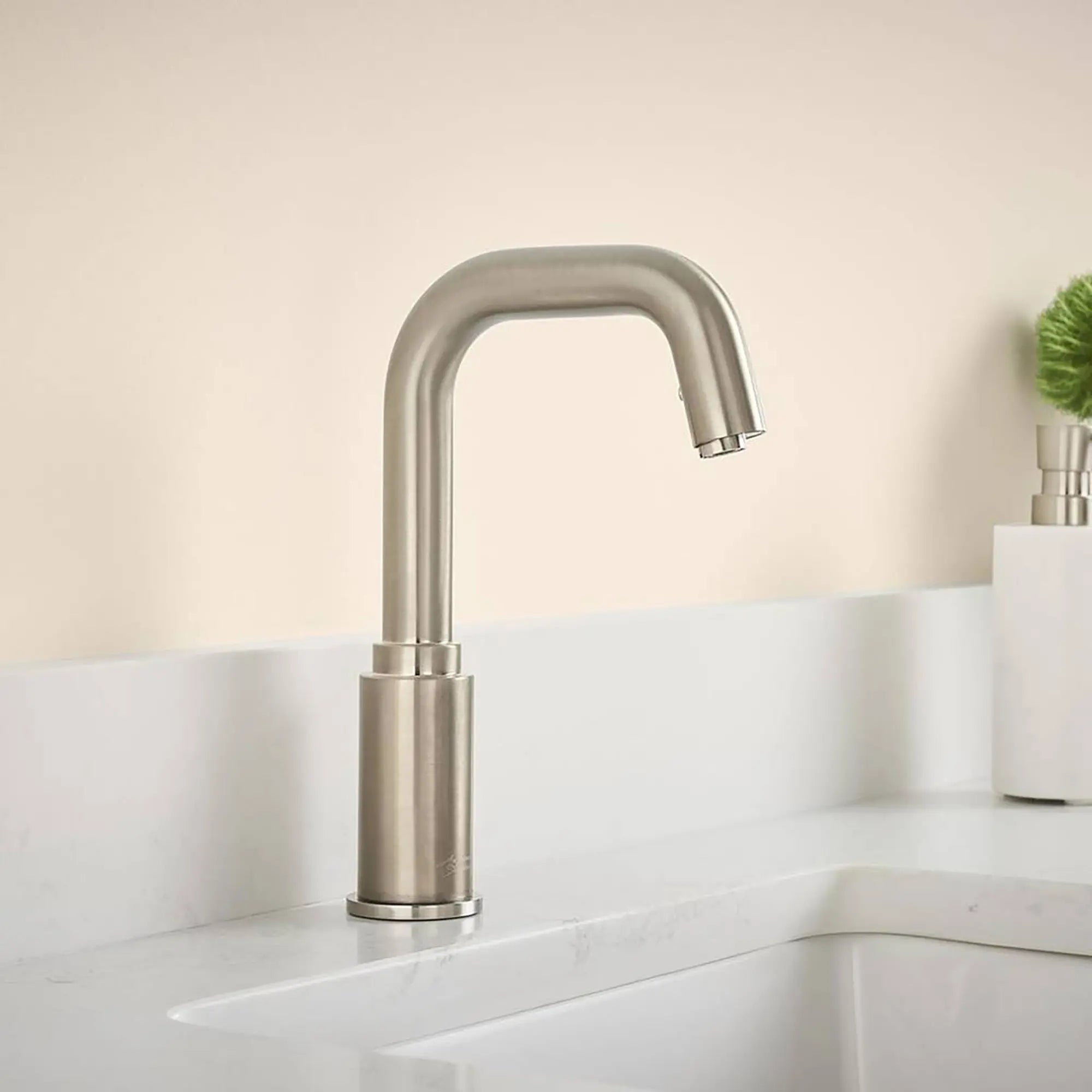 Serin® Touchless Faucet, Battery-Powered, 1.5 gpm/5.7 Lpm // BRUSHED NICKEL // 174903_B_2064153.295_3_0_CDNwebp.webp