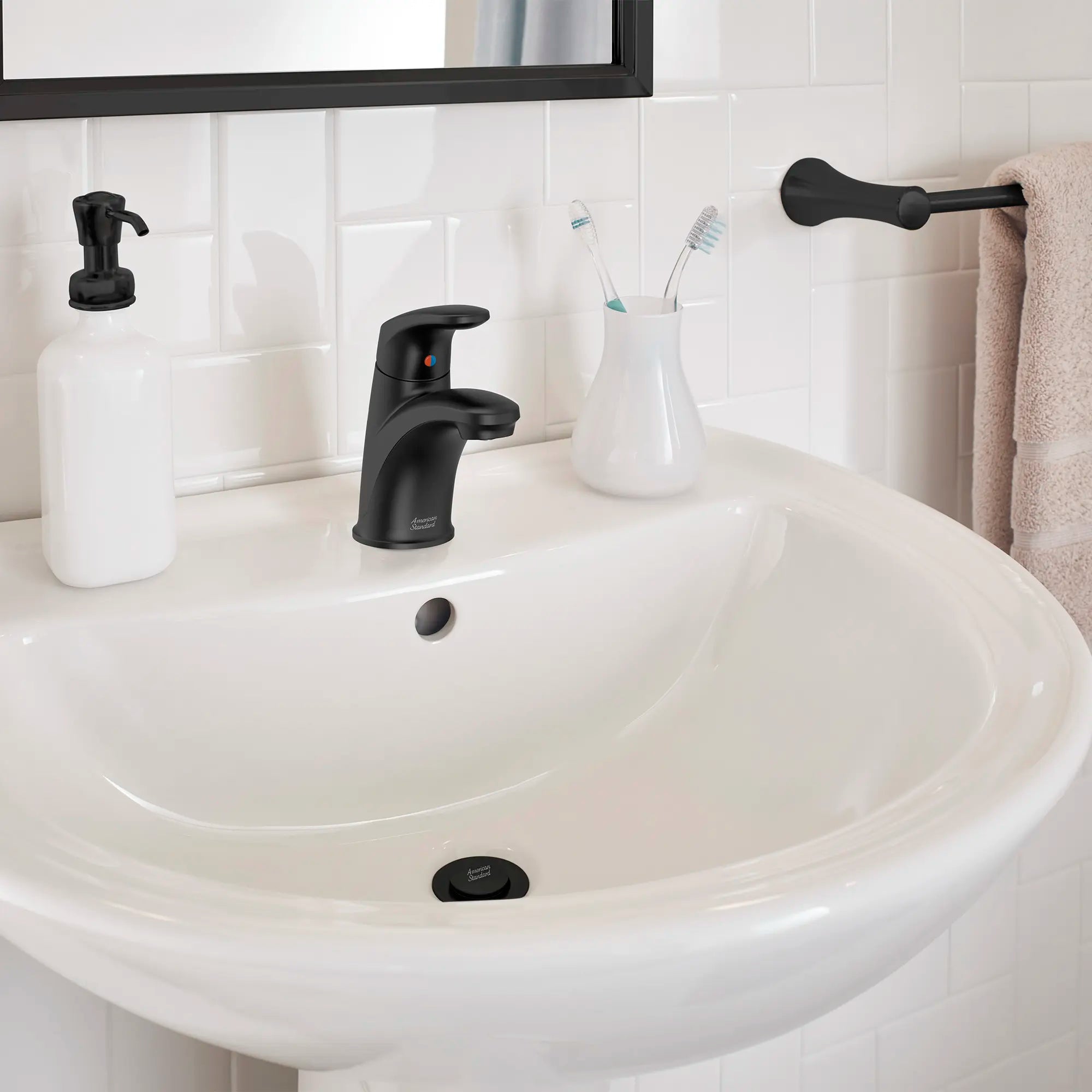 Colony® PRO Single Hole Single-Handle Bathroom Faucet 1.2 gpm/4.5 L/min With Lever Handle // MATTE BLACK // 186663_ColonyPro_EnvironmentCloseUp_7075100.243_0001_Oct2023_1_CDNwebp_956e1af6-e04b-413b-b8c2-4447caaf0720.webp