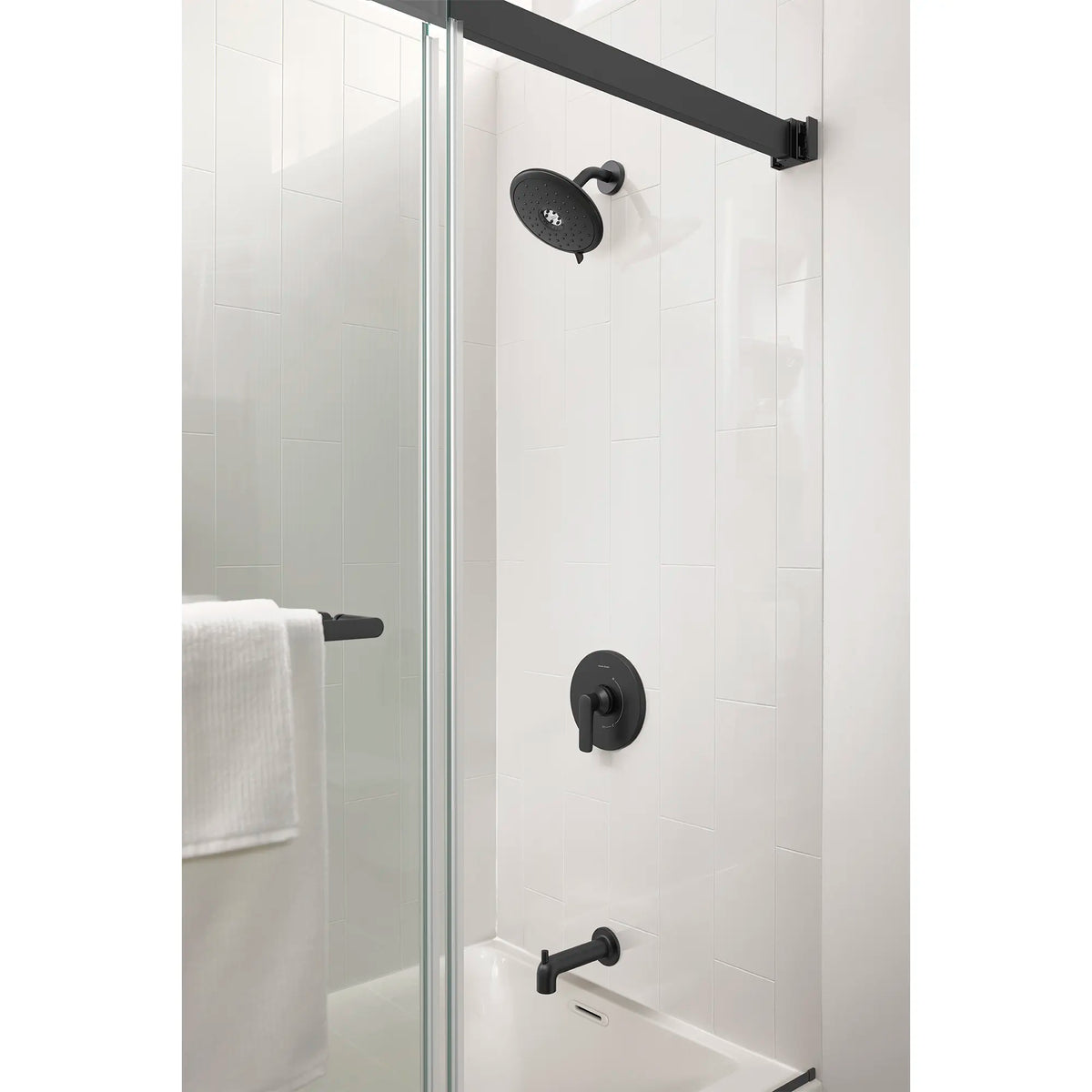 Aspirations 1.8 gpm/6.8 L/min Tub and Shower Trim Kit With Water-Saving Showerhead and Double Ceramic Pressure Balance Cartridge With Lever Handle // MATTE BLACK // 233869_Aspirations_EnvironmentCloseUp_TU061508.243_AM00854400.243_2952BWT32.020_0001_Nov2023_CDNwebp.webp