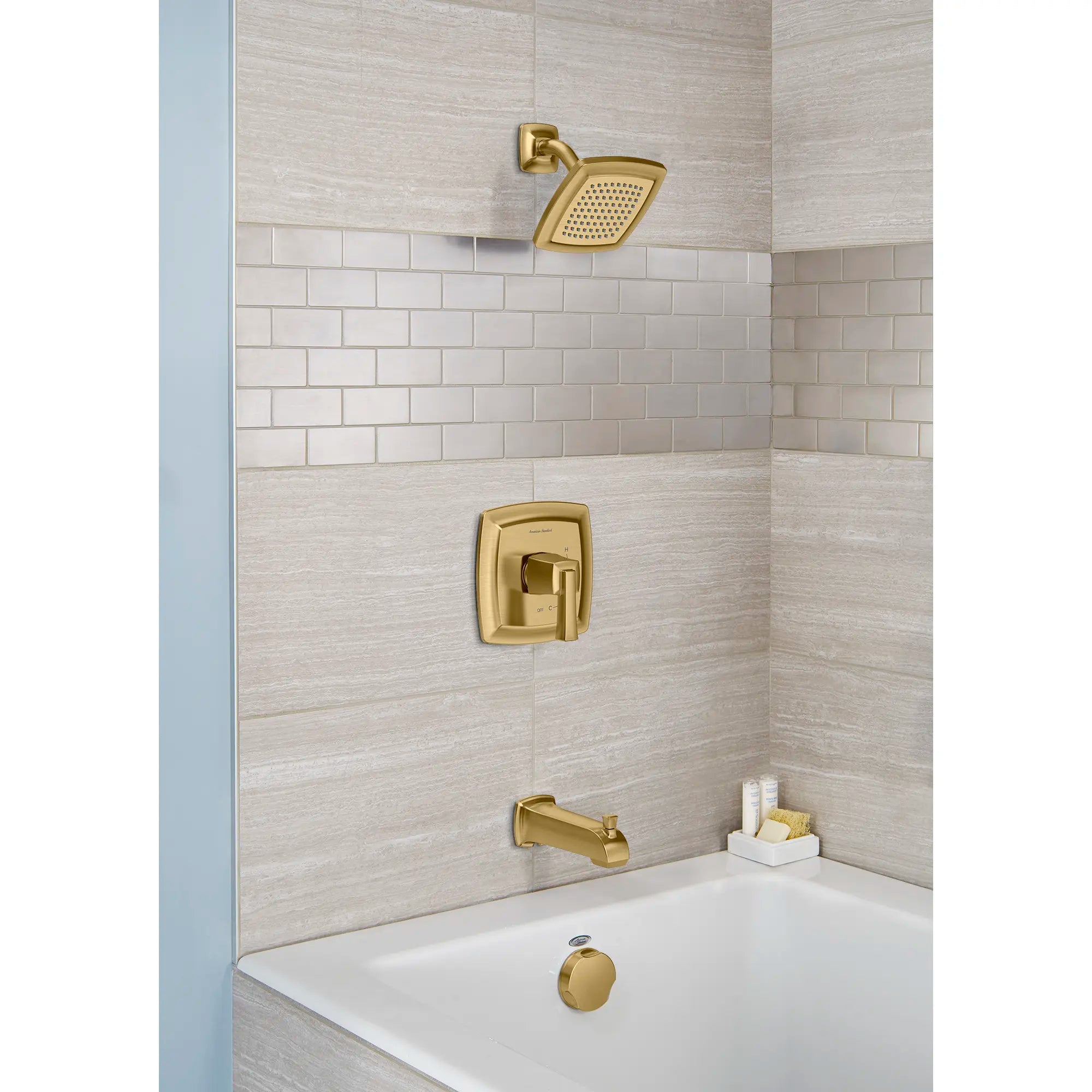 Townsend® 6-Inch 1.8 gpm/6.8 L/min Water-Saving Fixed Showerhead // BRUSHED COOL SUNRISE // 262263_B-TU353508GN0_1660509GN0_0_CDNwebp.webp