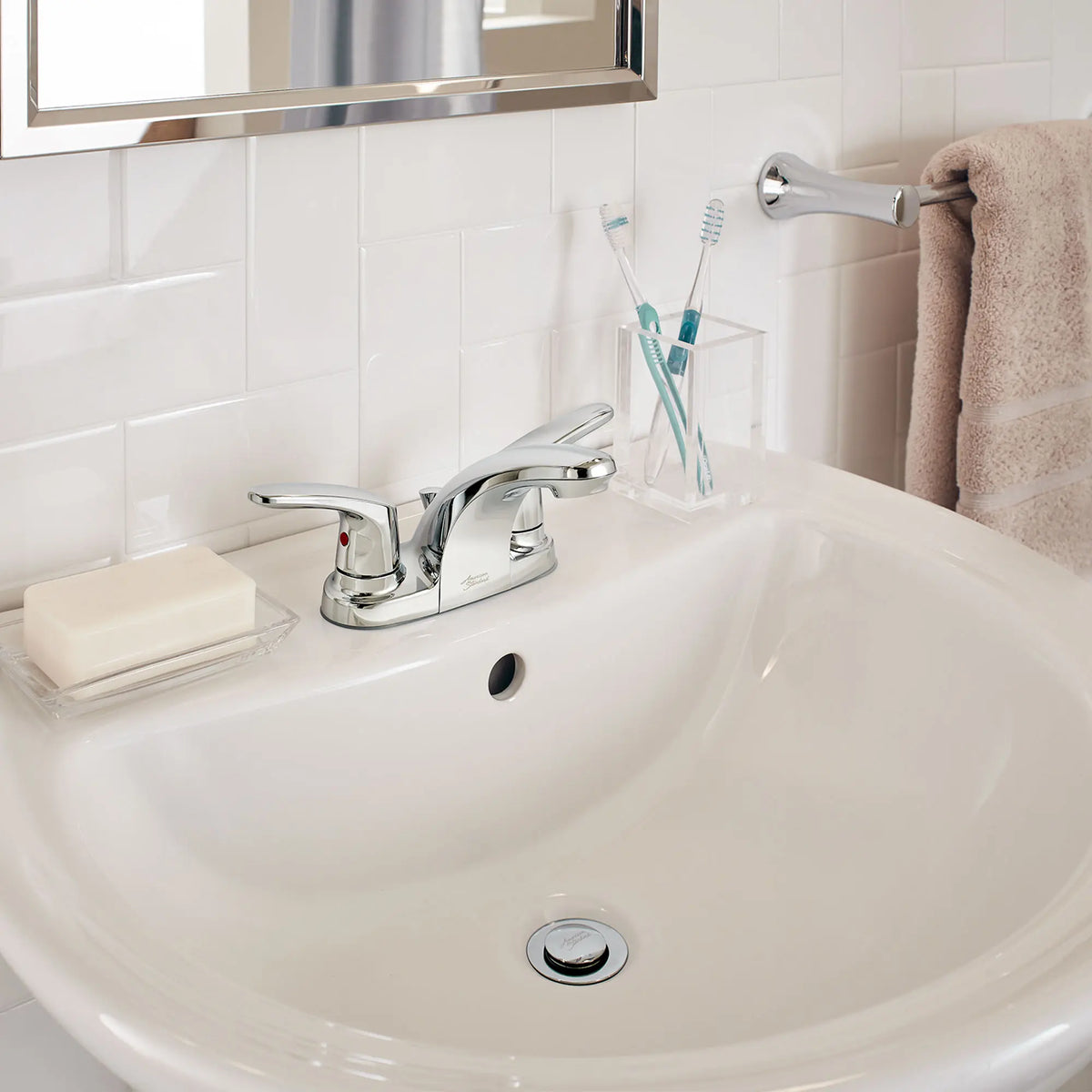 Colony® PRO 4-Inch Centerset 2-Handle Bathroom Faucet 1.2 gpm/4.5 Lpm Less Drain, With Lever Handles // POLISHED CHROME // 58796_7075200002_7075200F10002_7075200NJ002_7075202002_7075205002_0_CDNwebp_e8b64553-c4fb-4689-bcf5-0a8271e76c2c.webp