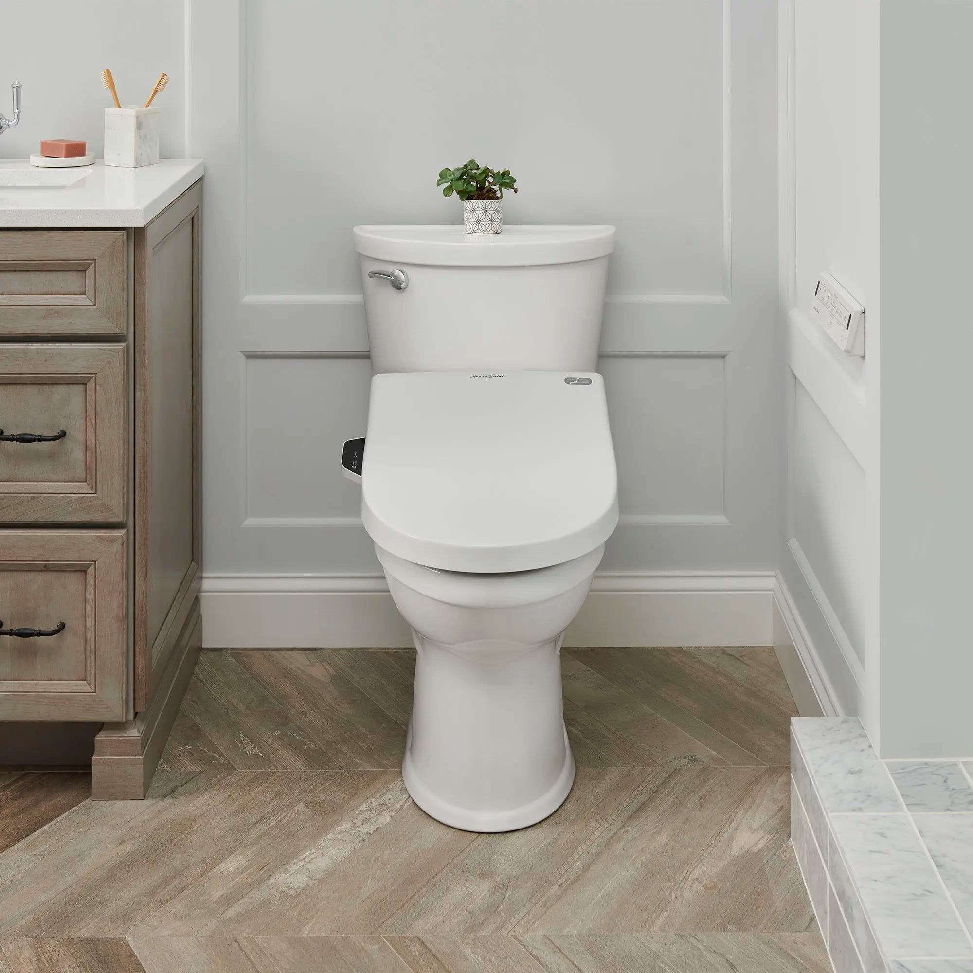 Advanced Clean® 2.0 Electric SpaLet® Bidet Seat With Remote Operation // WHITE // 80713_B-8012A80GRC020_CDNwebp.webp